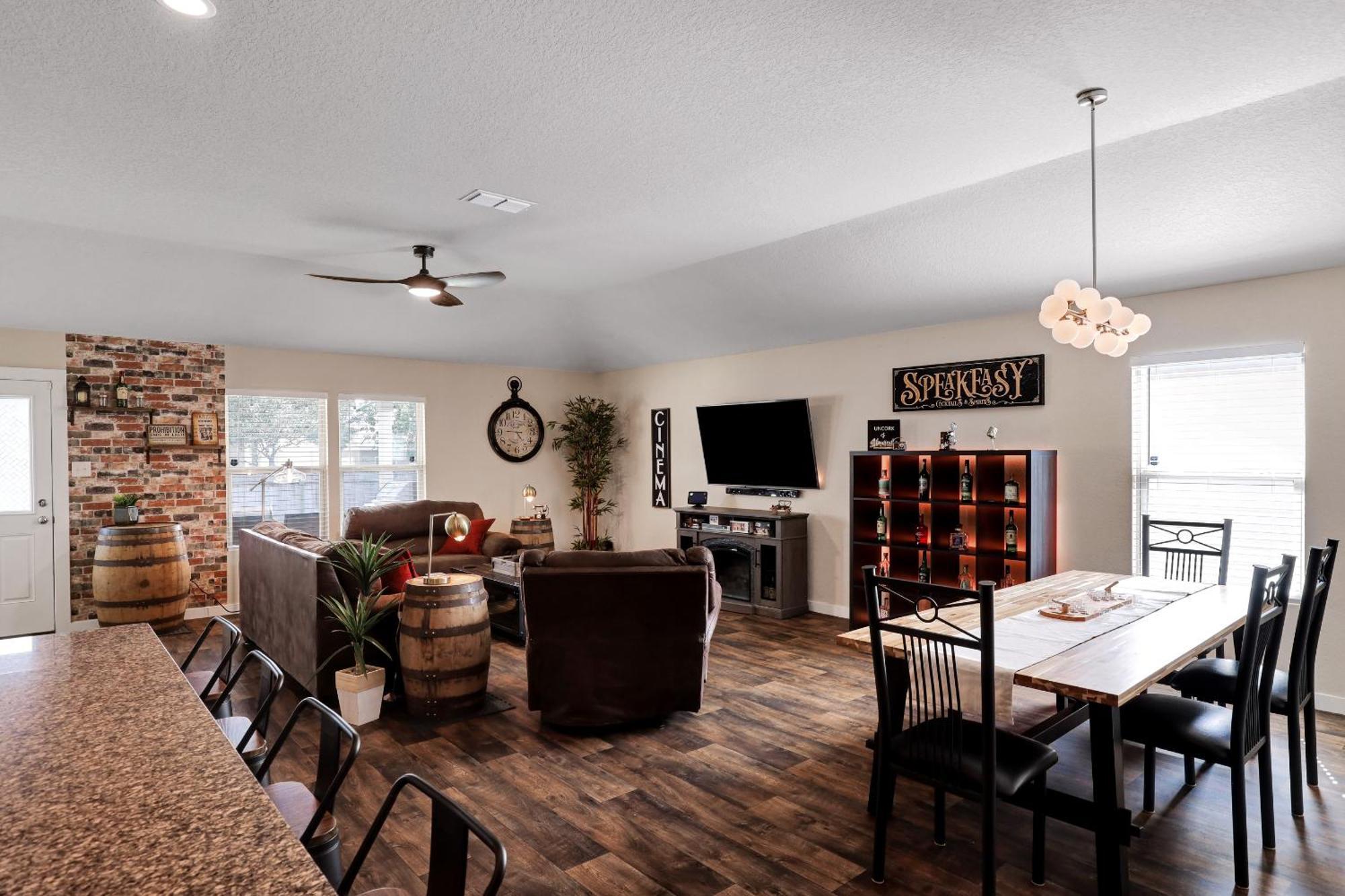 Speakeasy - A Birdy Vacation Rental San Antonio Ngoại thất bức ảnh