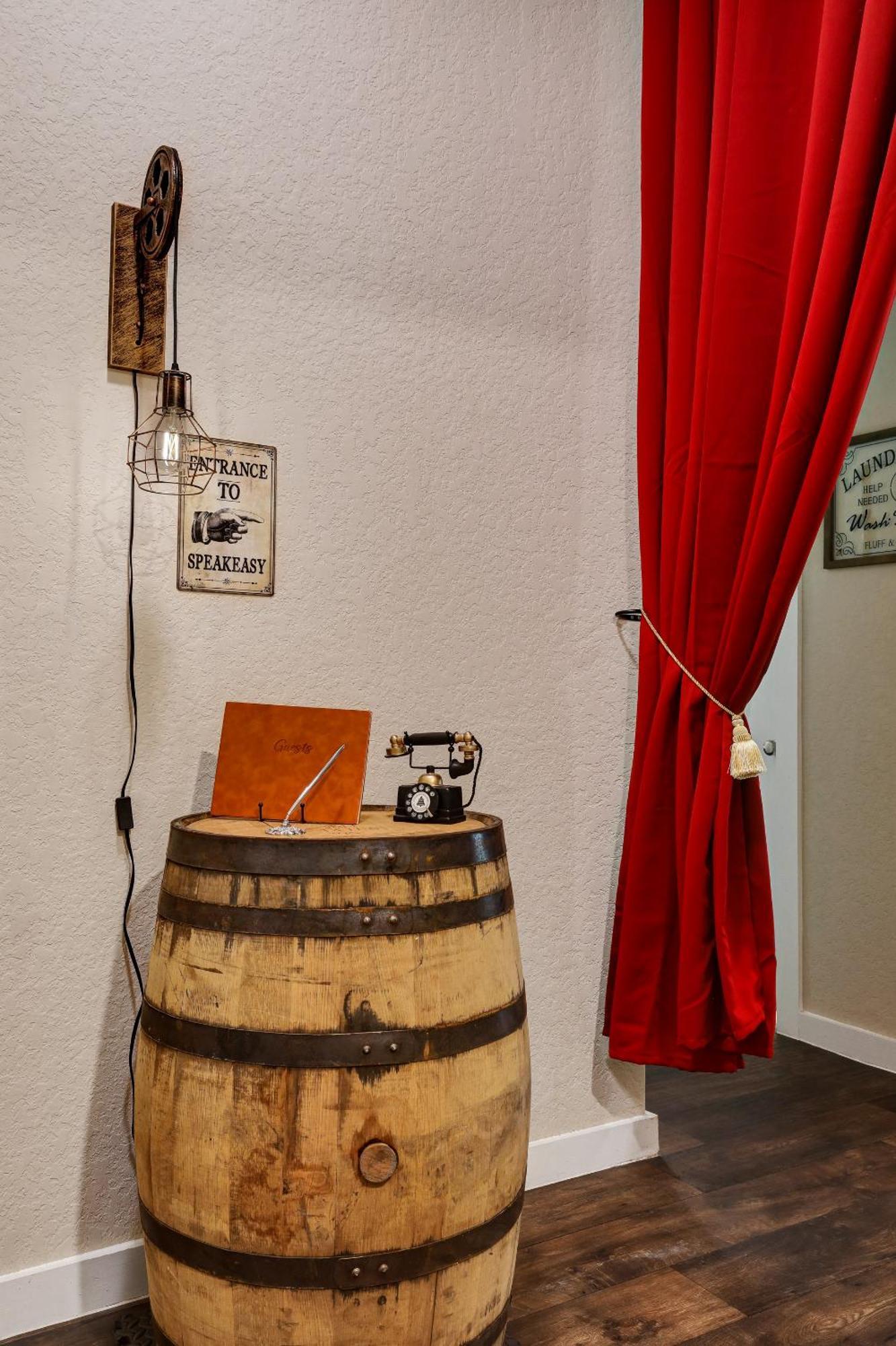 Speakeasy - A Birdy Vacation Rental San Antonio Ngoại thất bức ảnh